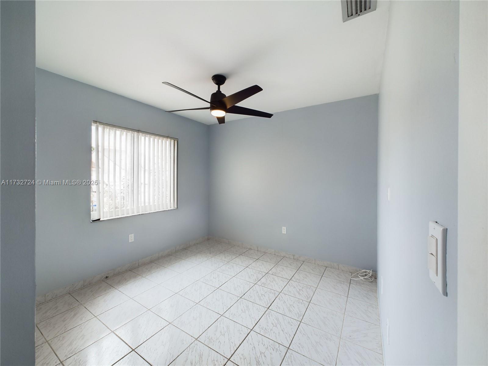 LA PRADERA GARDENS - Residential
