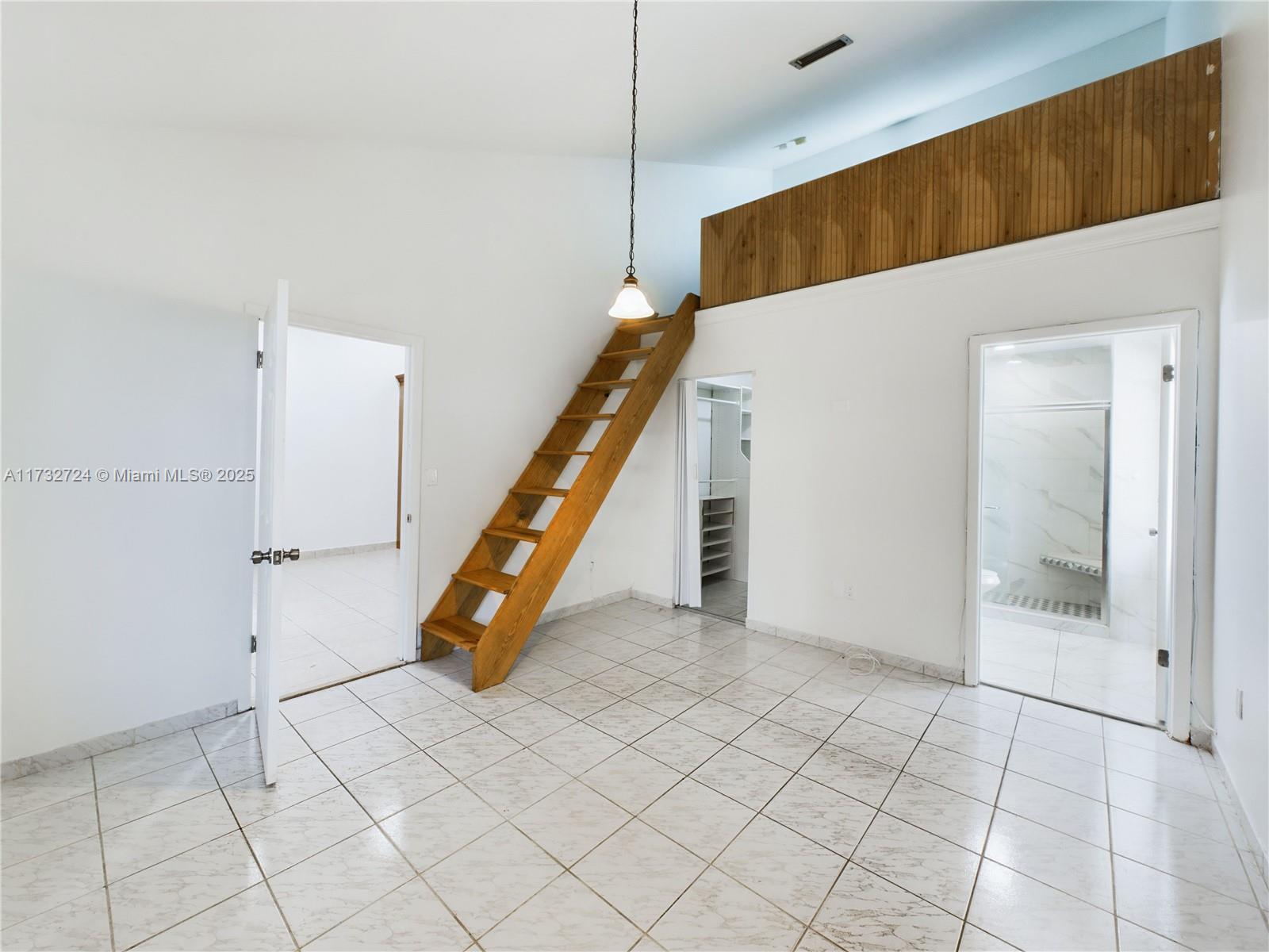 LA PRADERA GARDENS - Residential