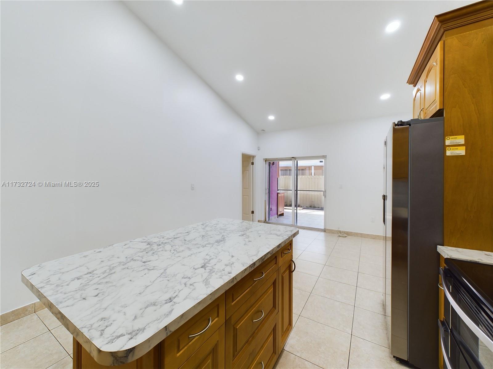 LA PRADERA GARDENS - Residential