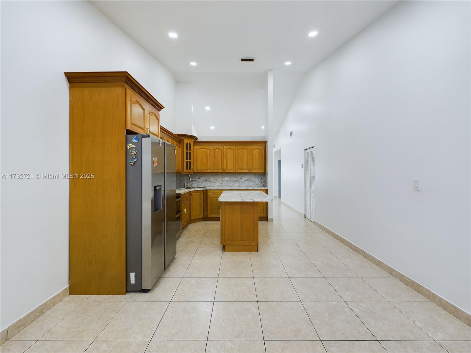 LA PRADERA GARDENS - Residential