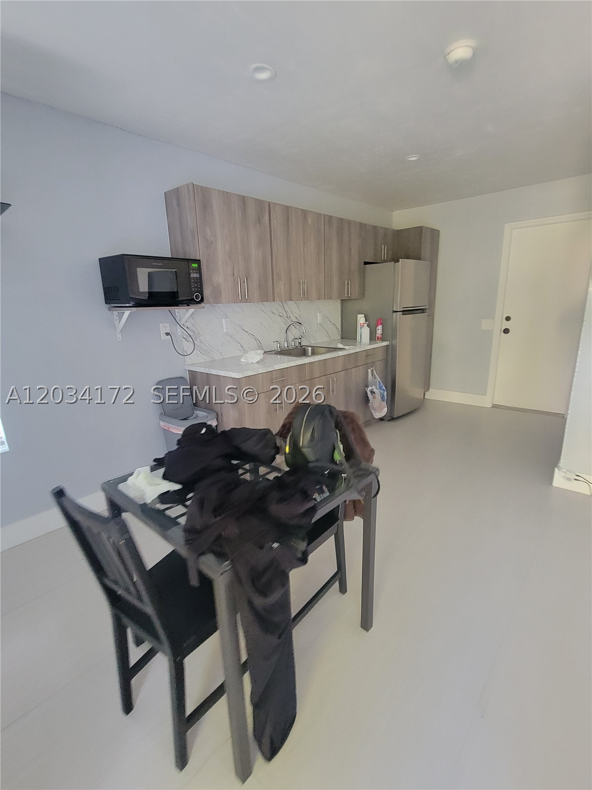 WEITZER SHAUNA MEADOWS SE - Residential Lease