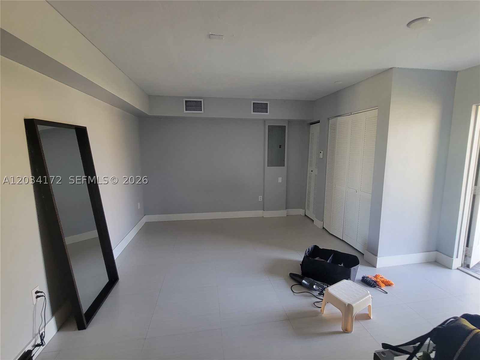 WEITZER SHAUNA MEADOWS SE - Residential Lease