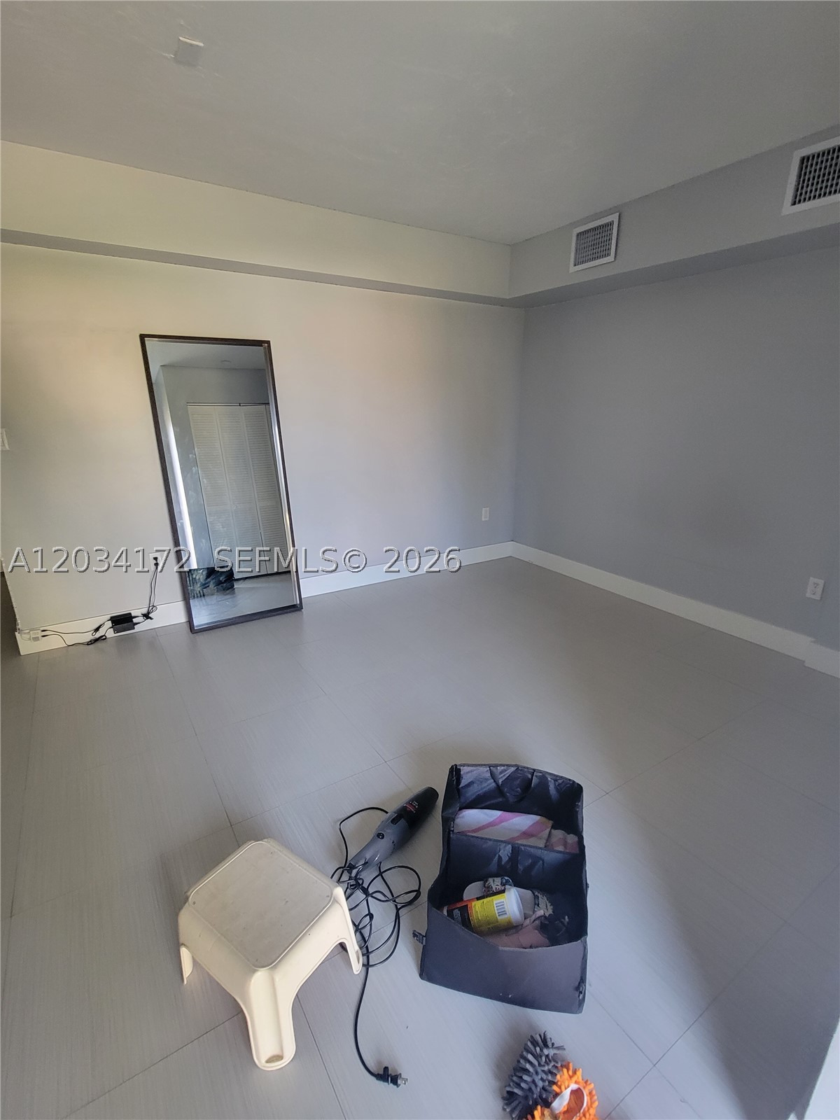 WEITZER SHAUNA MEADOWS SE - Residential Lease