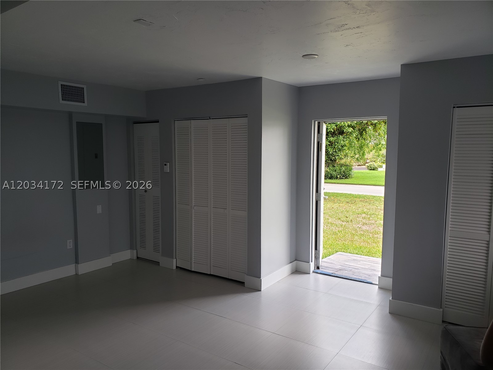 WEITZER SHAUNA MEADOWS SE - Residential Lease