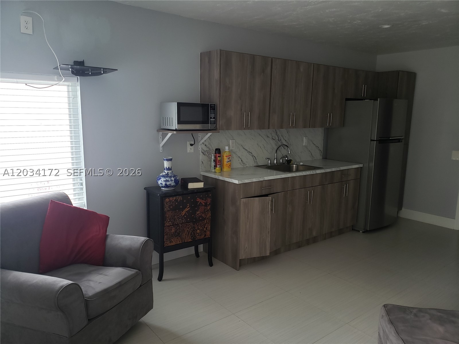 WEITZER SHAUNA MEADOWS SE - Residential Lease