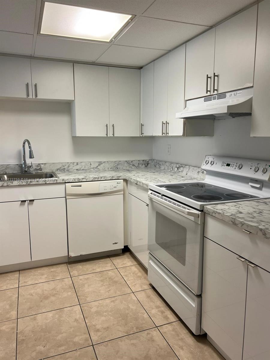 CORAL GATE WEST CONDO - Residential Lease