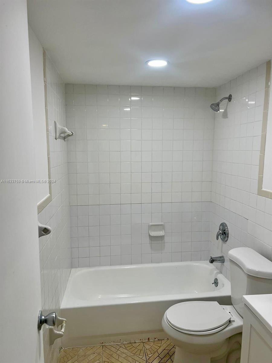CORAL GATE WEST CONDO - Residential Lease