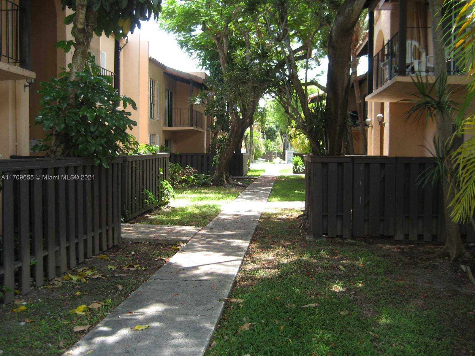 SPANISH TRACE CONDO - Residential Lease