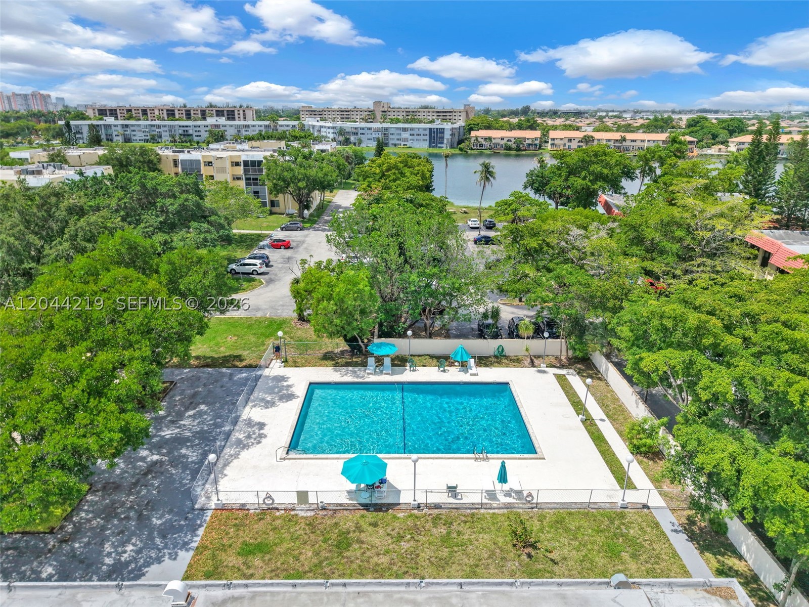 LAKE PARK CONDO NO 1 - BL - Residential