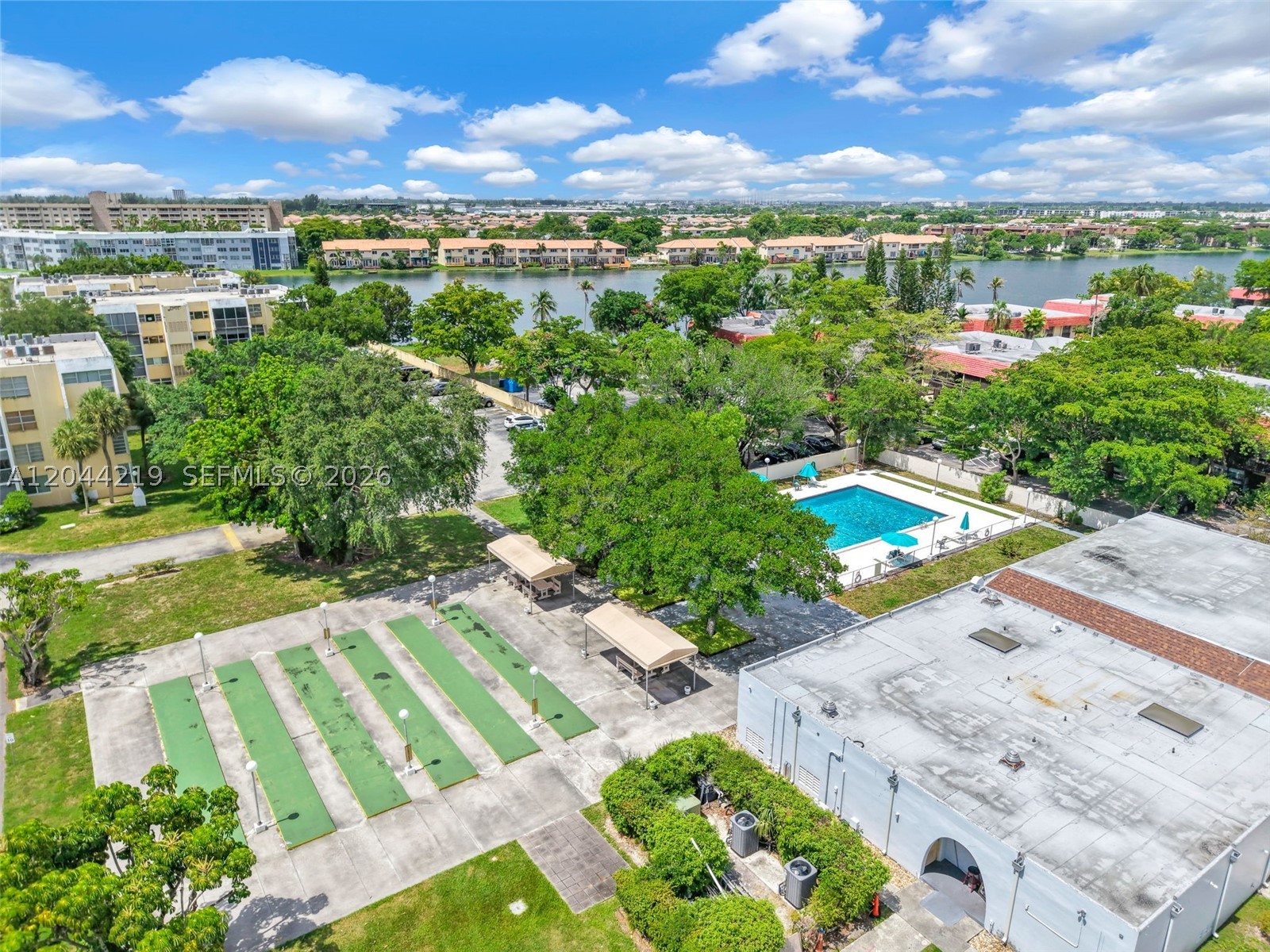 LAKE PARK CONDO NO 1 - BL - Residential