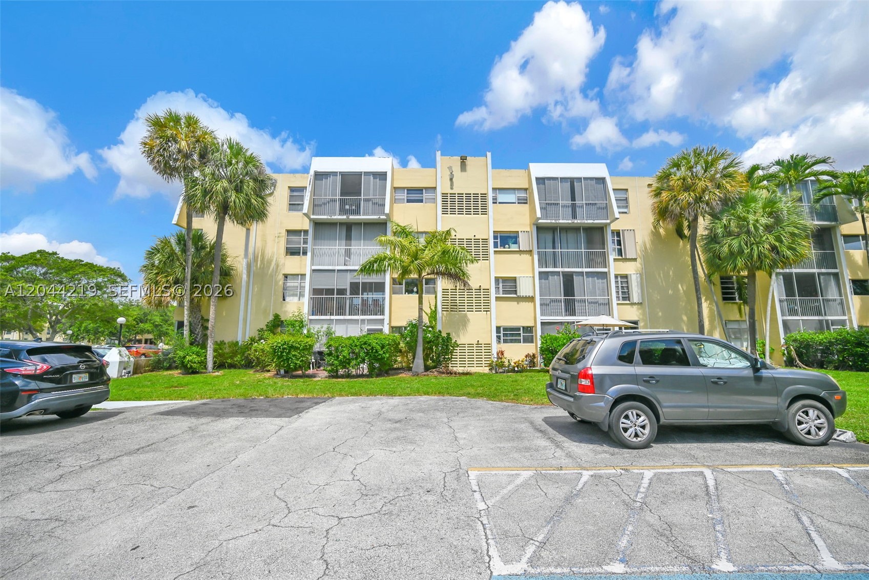 LAKE PARK CONDO NO 1 - BL - Residential