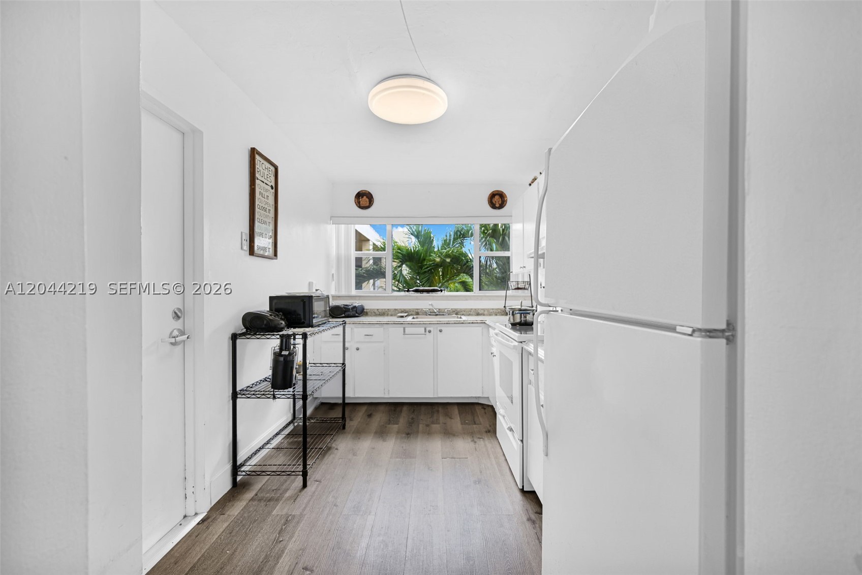 LAKE PARK CONDO NO 1 - BL - Residential