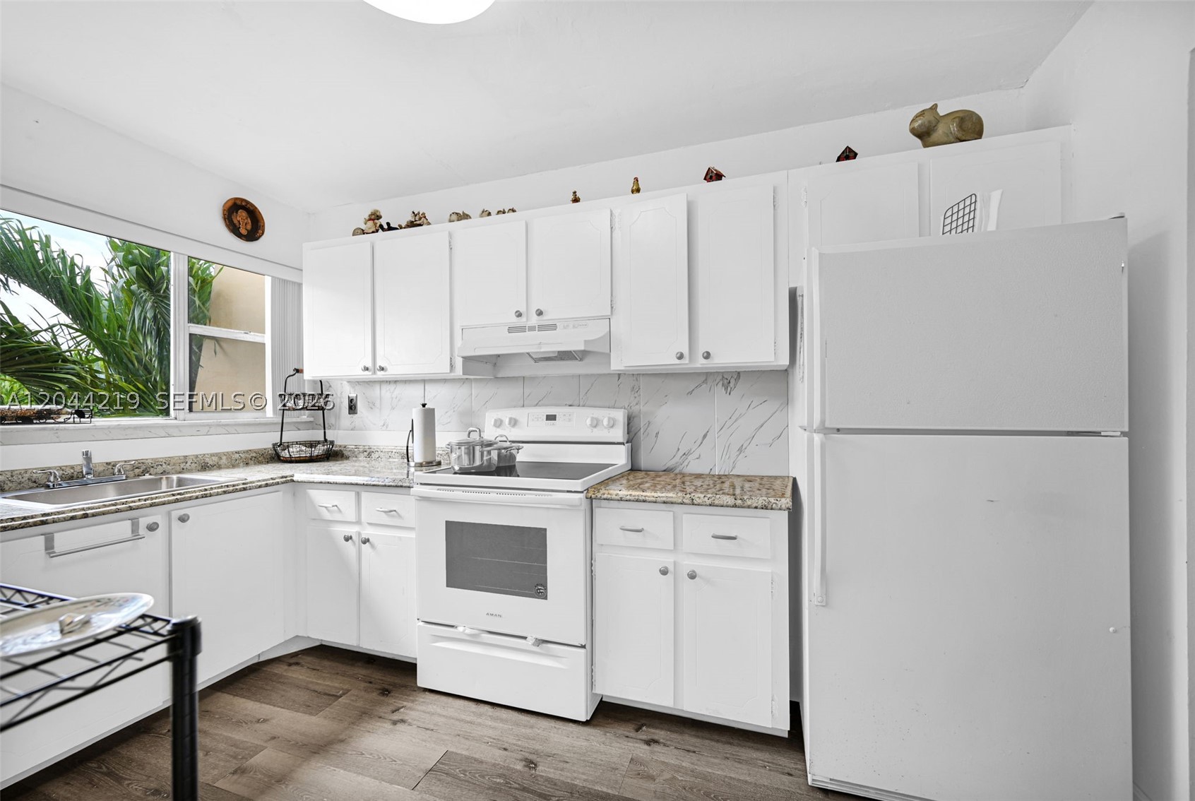 LAKE PARK CONDO NO 1 - BL - Residential