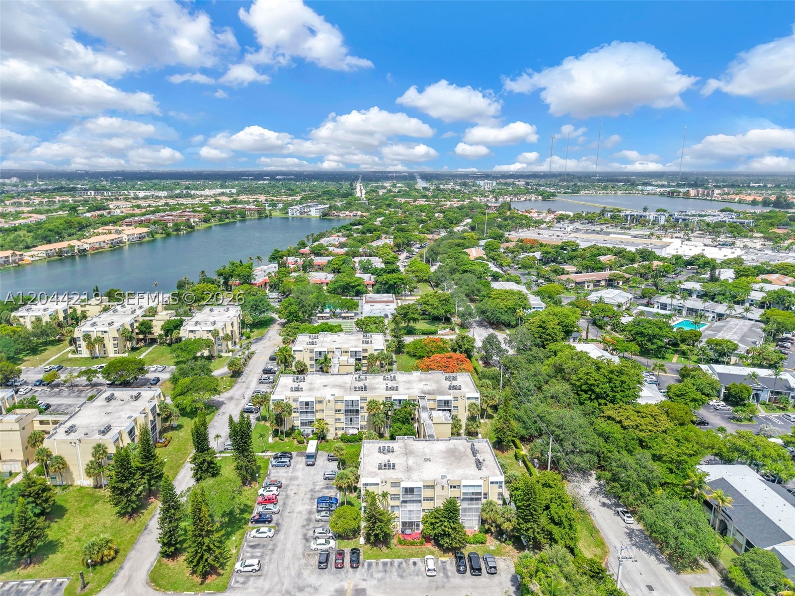 LAKE PARK CONDO NO 1 - BL - Residential