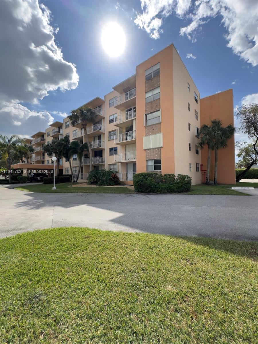 Modernized 2BD/2BA condo in a gated resort-style community. Features include an open layout, master ensuite, and peaceful water views from the balcony. New price reflects a motivated seller! Enjoy luxury amenities: Olympic pool, tennis, gym & more. Low maintenance includes water & cable. Steps from Whole Foods, Outlets, and CityPlace.  Won’t last at this price!
