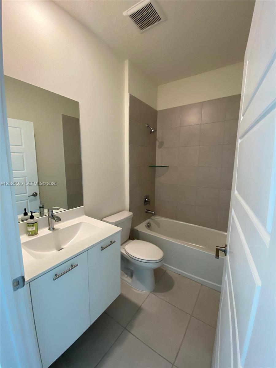 URBANA AT THE RESIDENCES C - Residential Lease