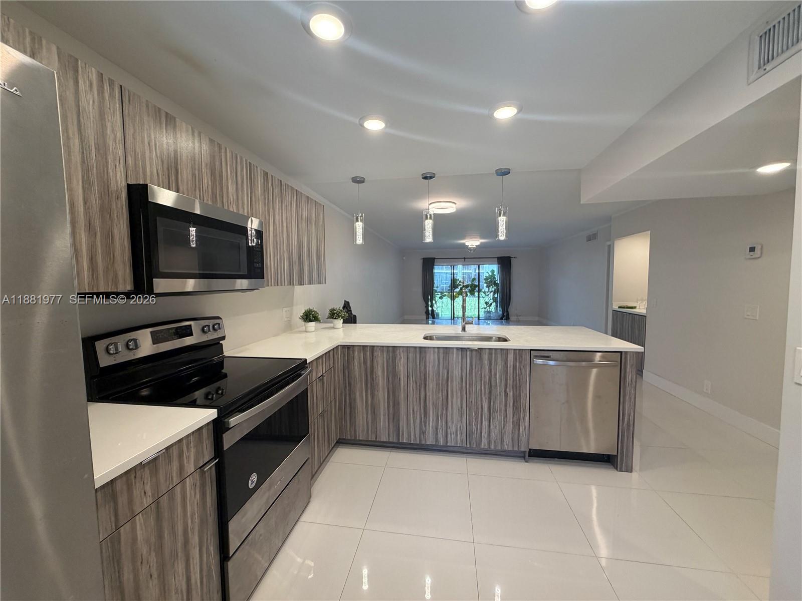 GARDENS AT BONAVENTURE 14 - Residential
