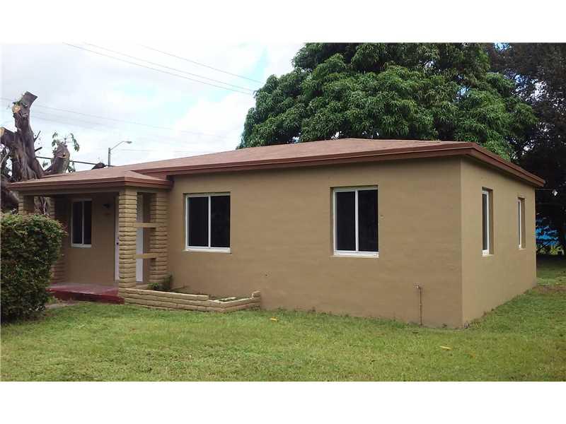 GREAT HOUSE IN PERFECT CONDITION, NEW ROOF NEW IMPACT WINDOWS W/PERMITS. REMODELED, NEW TILE, HUGE BACK YARD CORNER LOT WITH FRUIT TREES. NEW A/C AND NEW APPLIANCES CALL LISTING AGENT FOR MORE INFO.