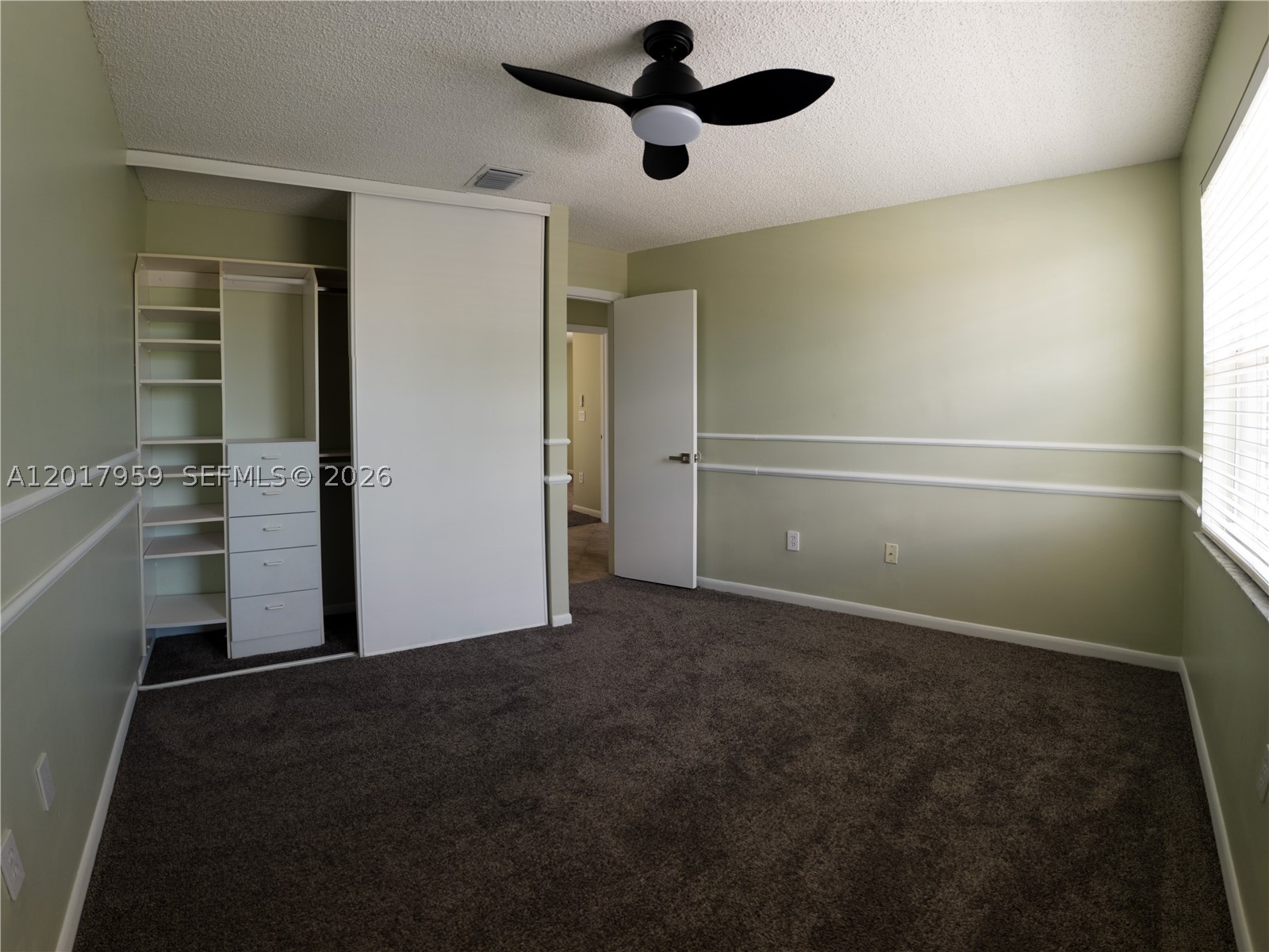 TOWNGATE 156-11 B A POR P - Residential