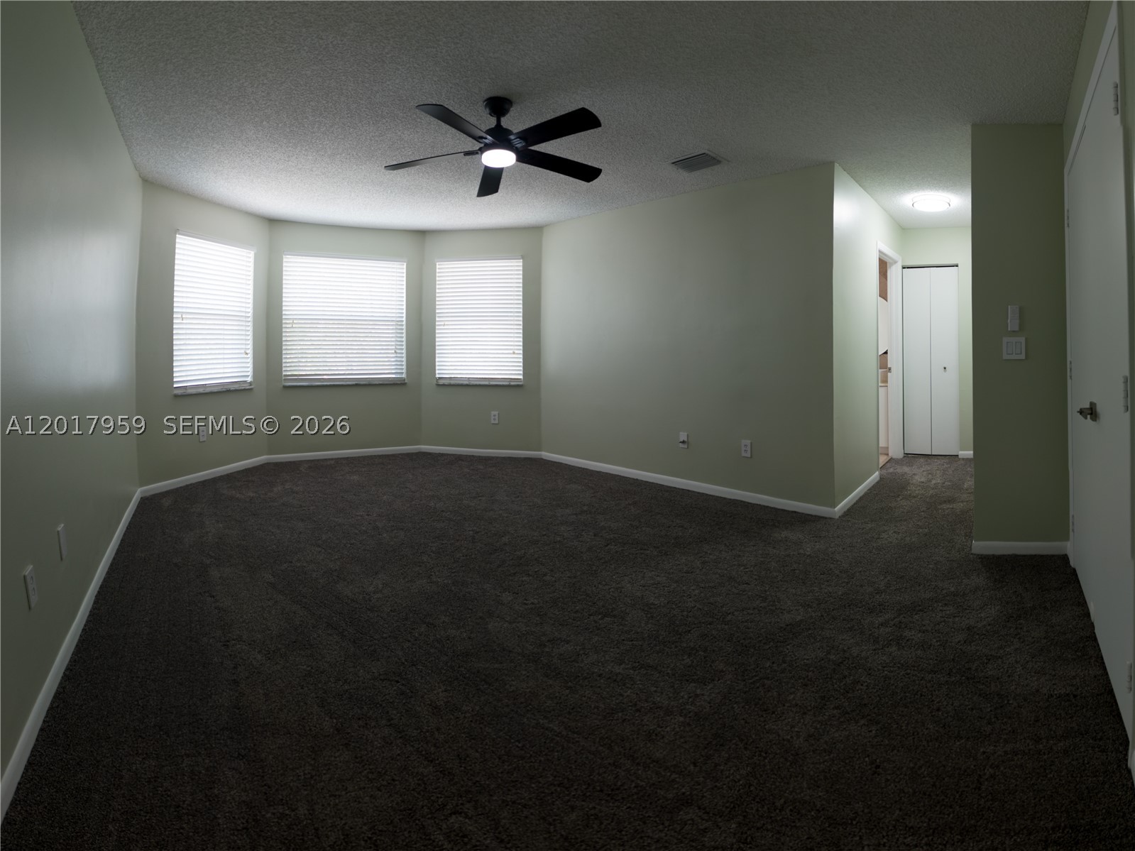 TOWNGATE 156-11 B A POR P - Residential