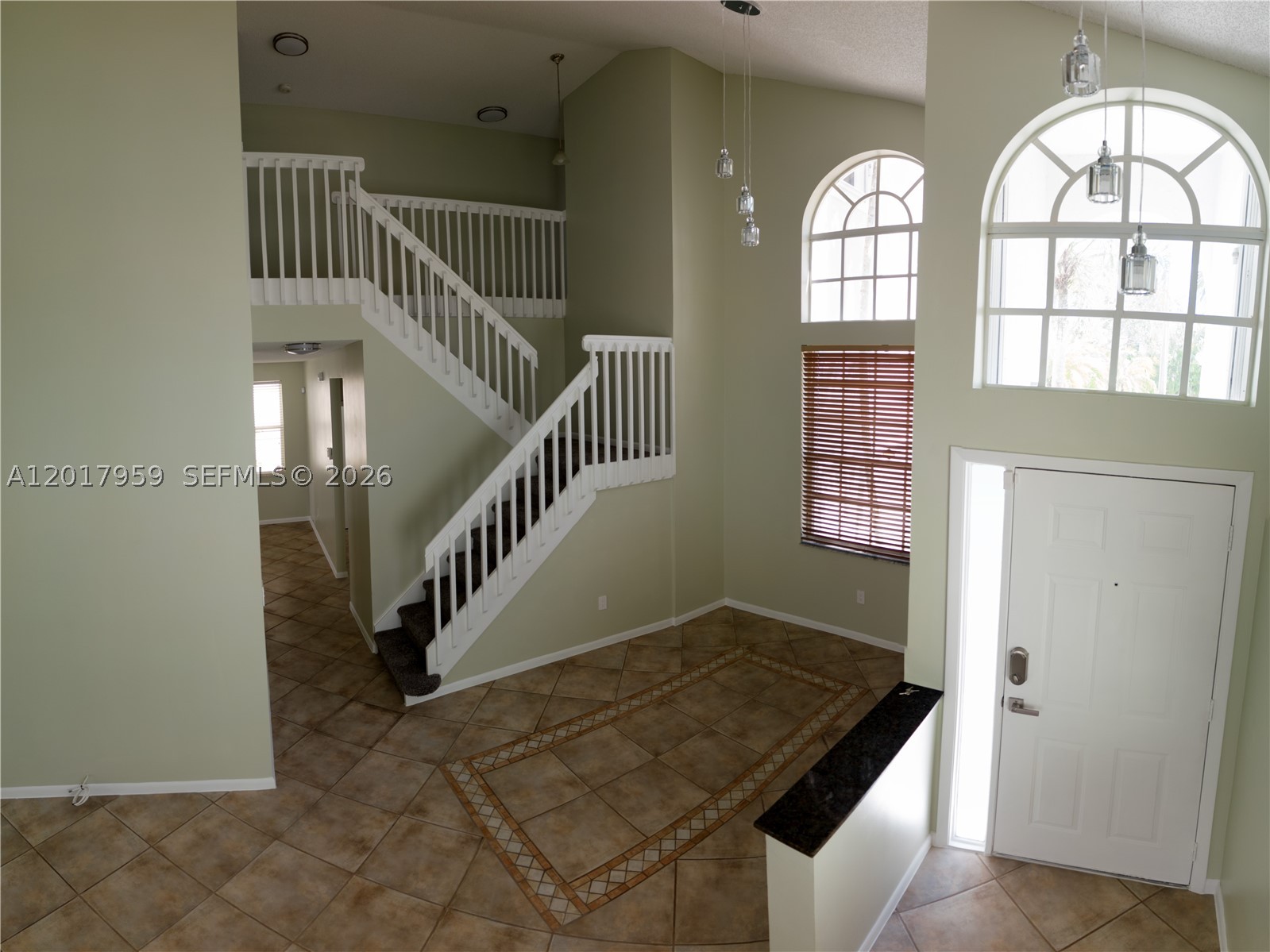 TOWNGATE 156-11 B A POR P - Residential