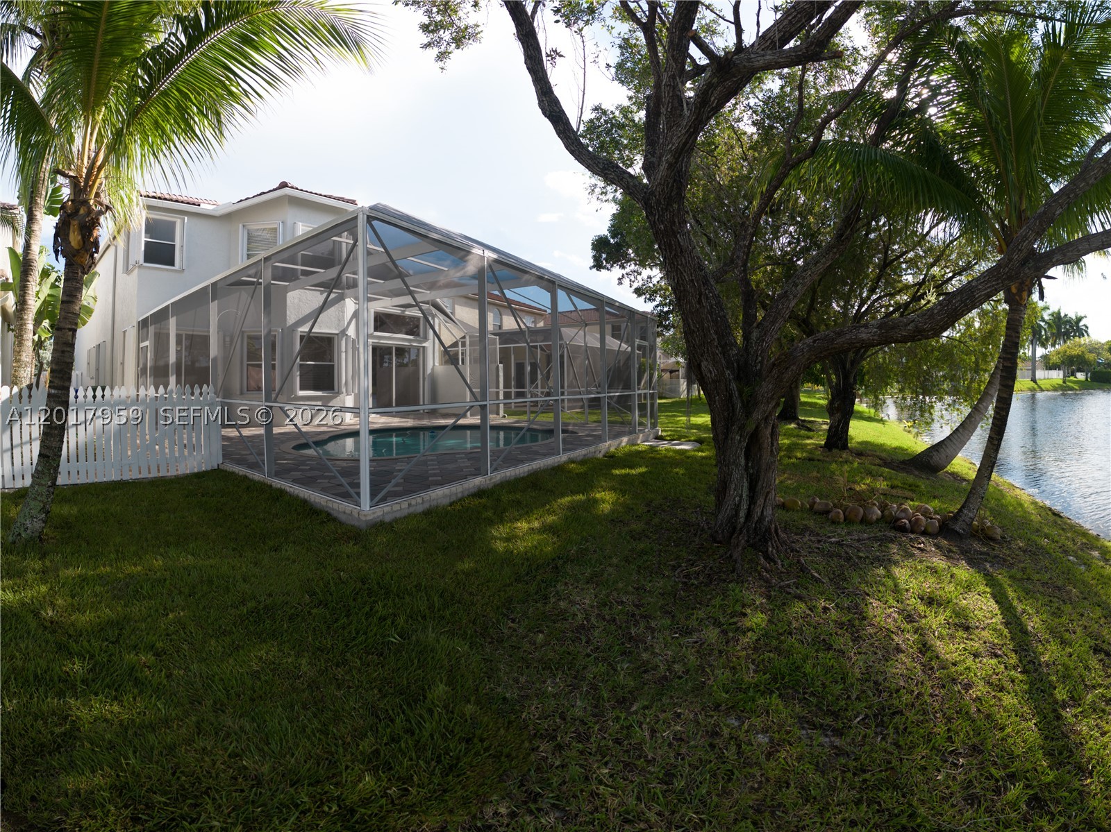 TOWNGATE 156-11 B A POR P - Residential