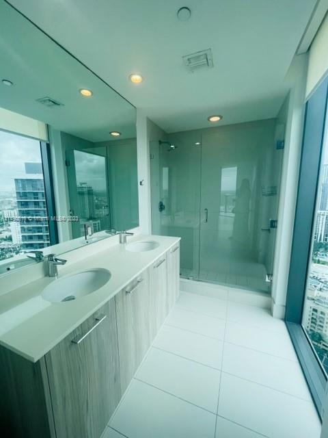 PARAISO BAYVIEWS CONDO - Residential Lease