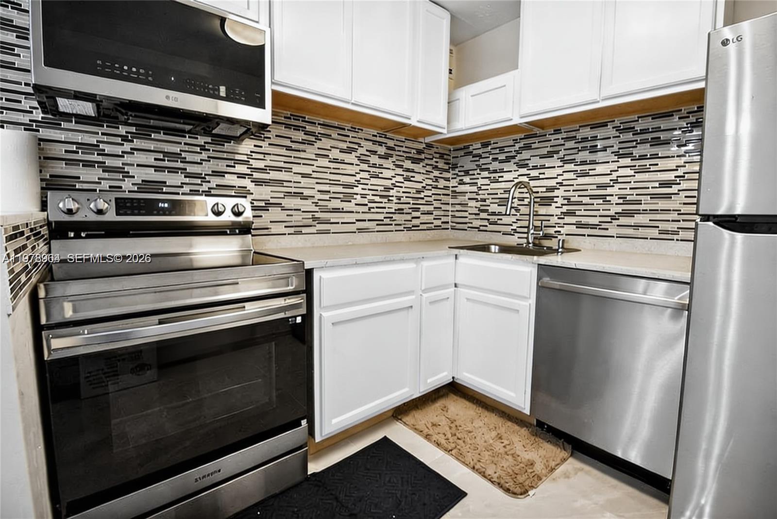 GOLDEN SAILS CONDO - Residential