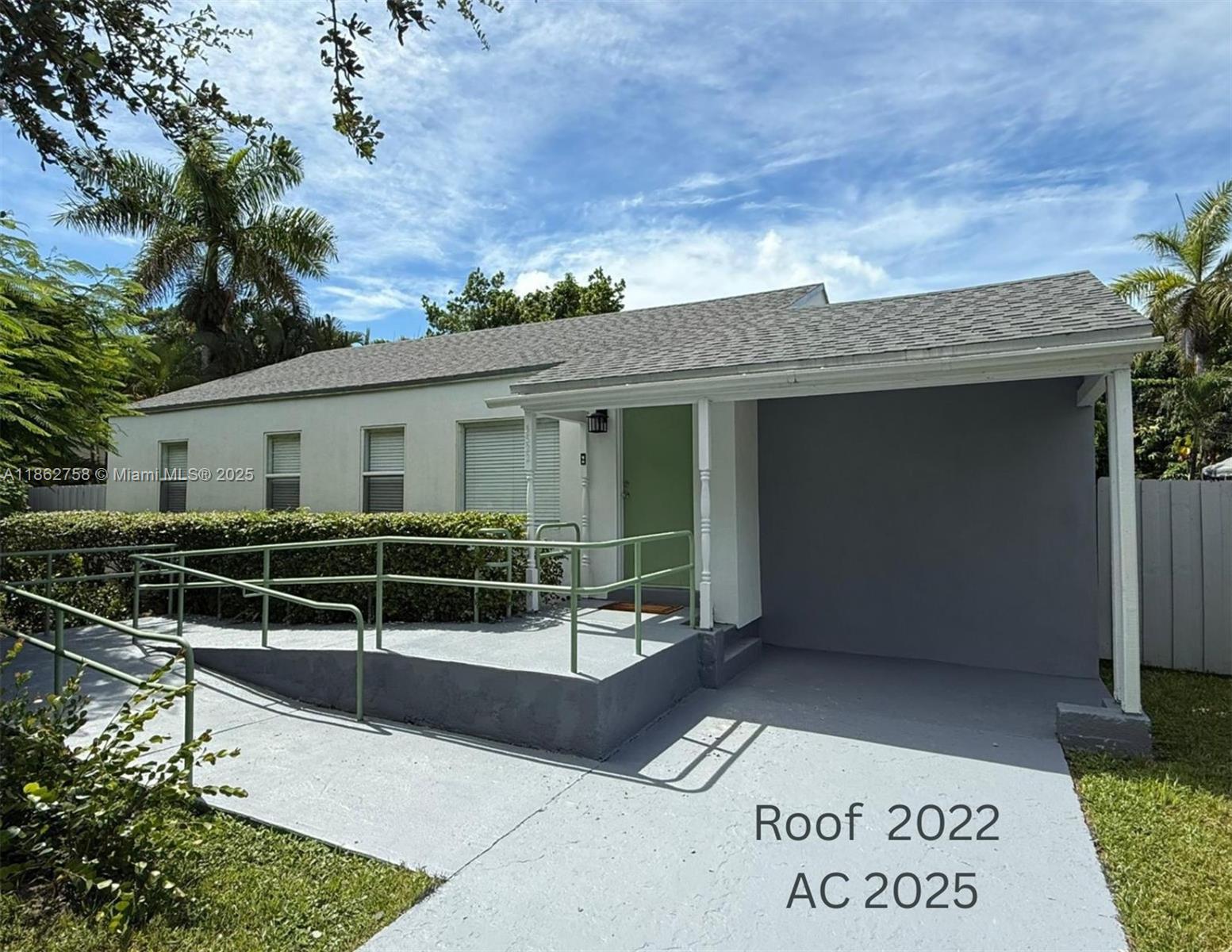 UNIVERSITY MNR - Residential