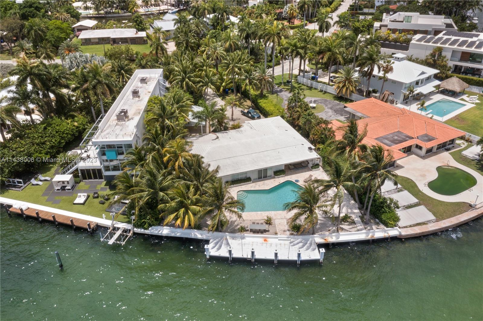 BELLE MEADE ISLAND - Residential