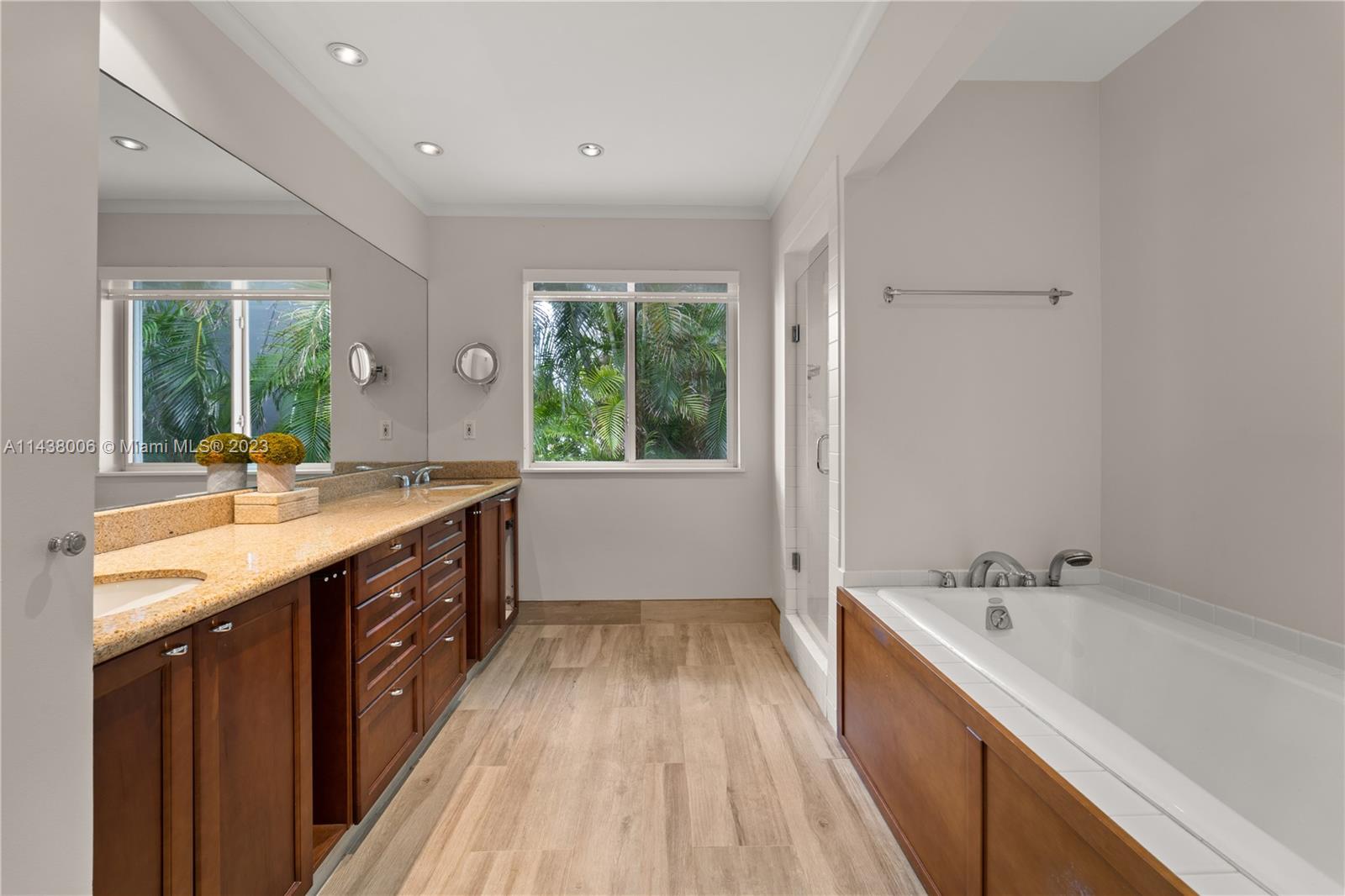 BELLE MEADE ISLAND - Residential