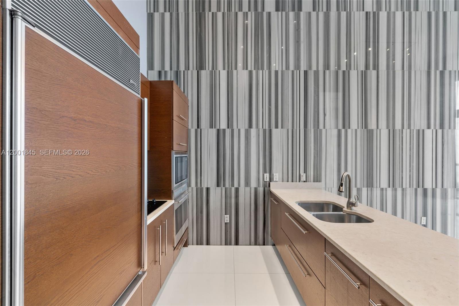 ICONBRICKELL CONDO NO 1 - Residential