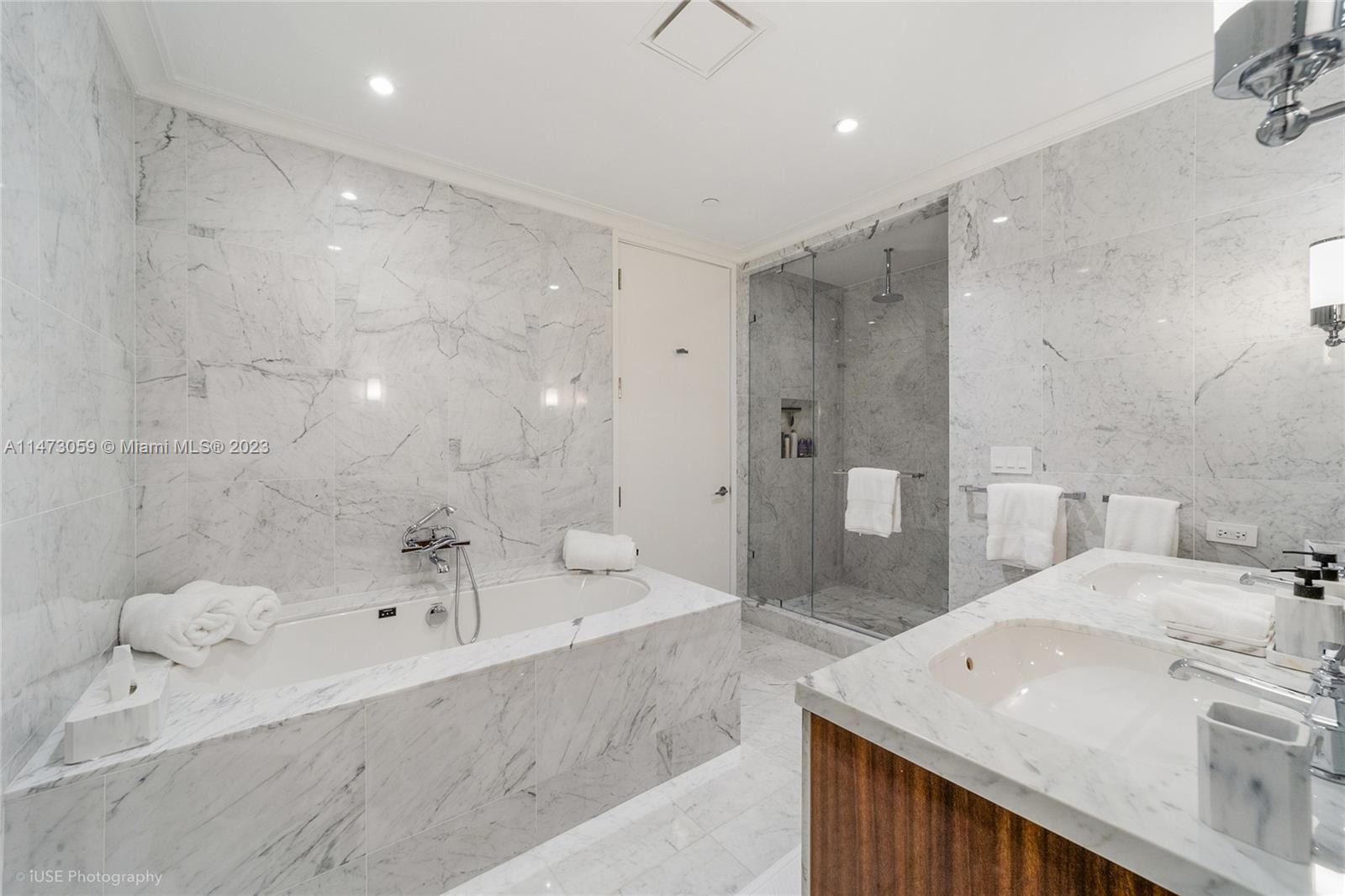 The Ritz-Carlton Residenc - Residential