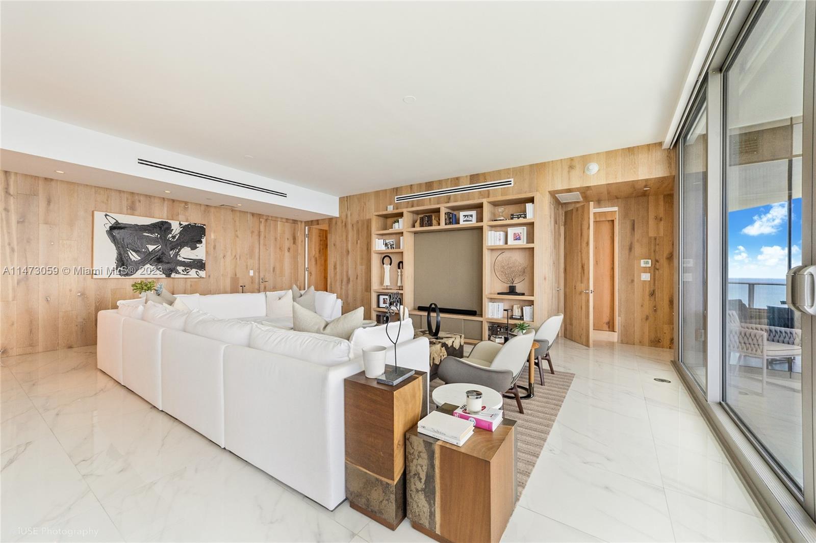 The Ritz-Carlton Residenc - Residential