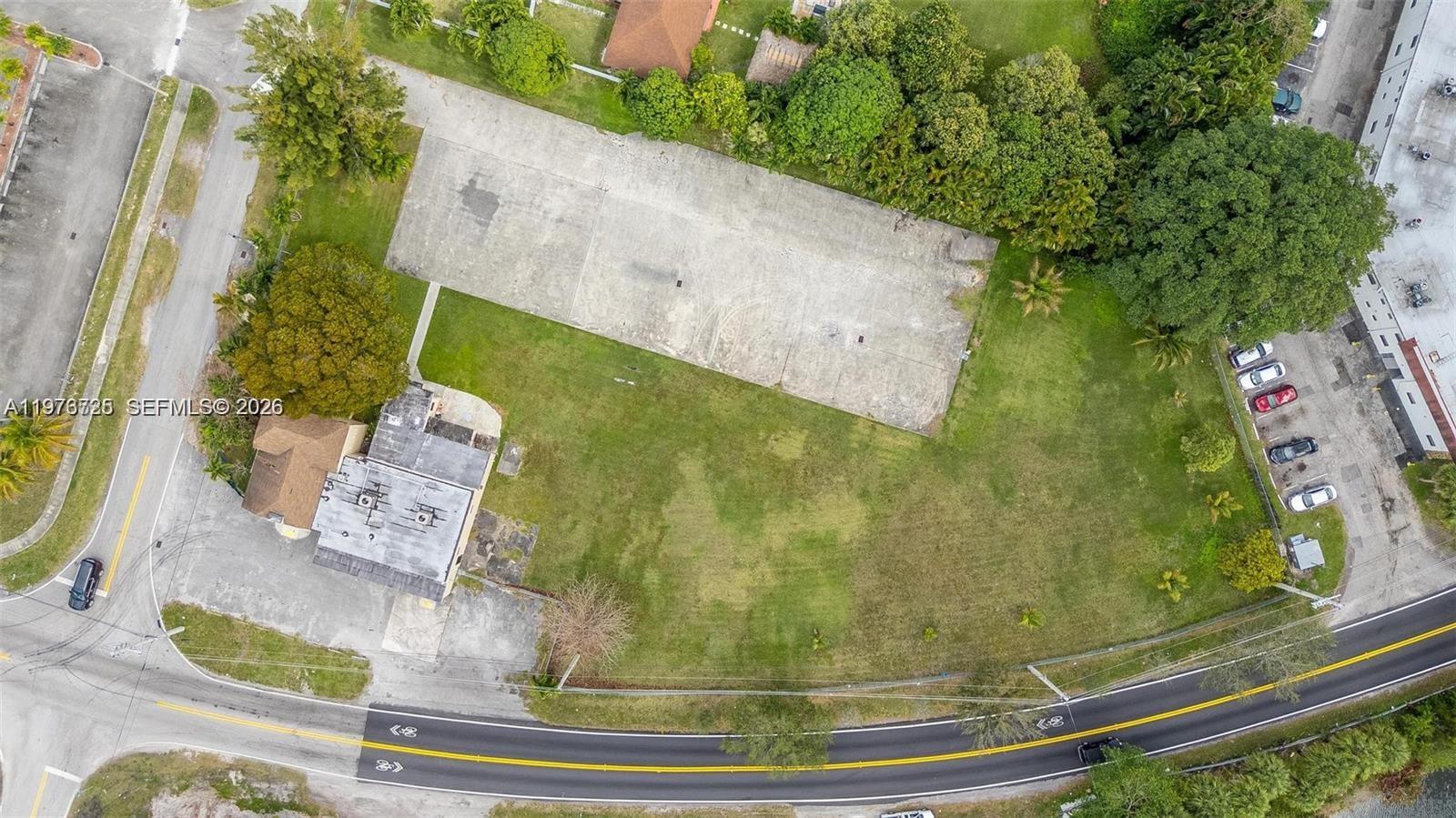 BISCAYNE GARDENS SEC A RE - Land