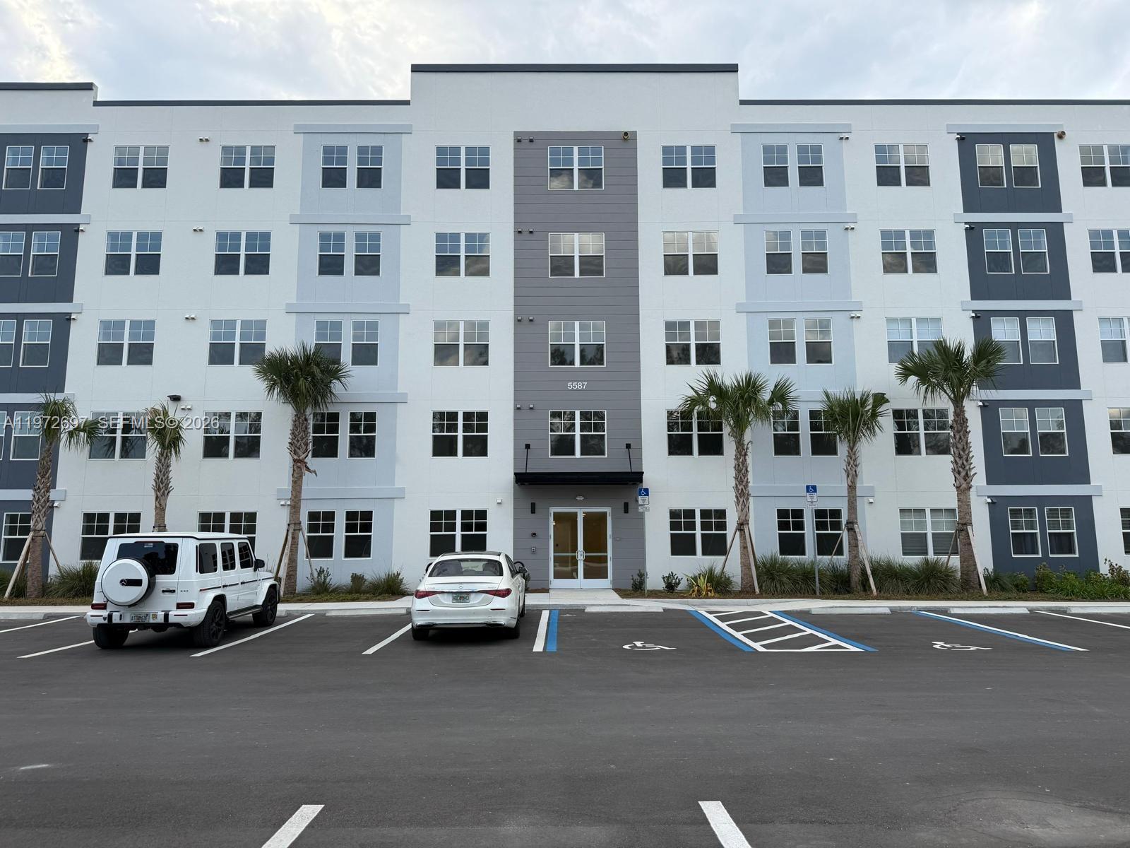 Millenia Park Tower - Residential