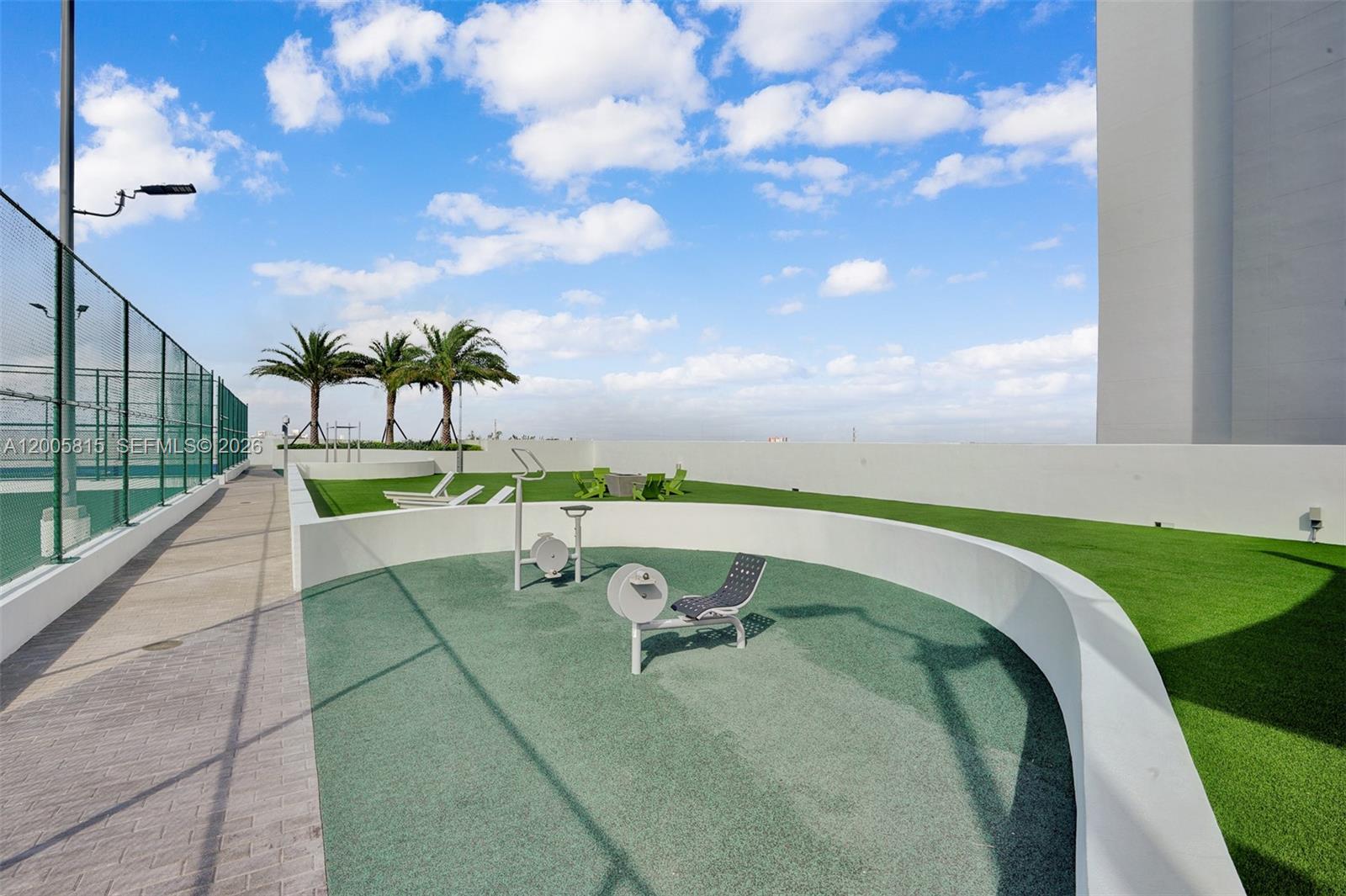 THE HARBOUR NORTH CONDO - Residential