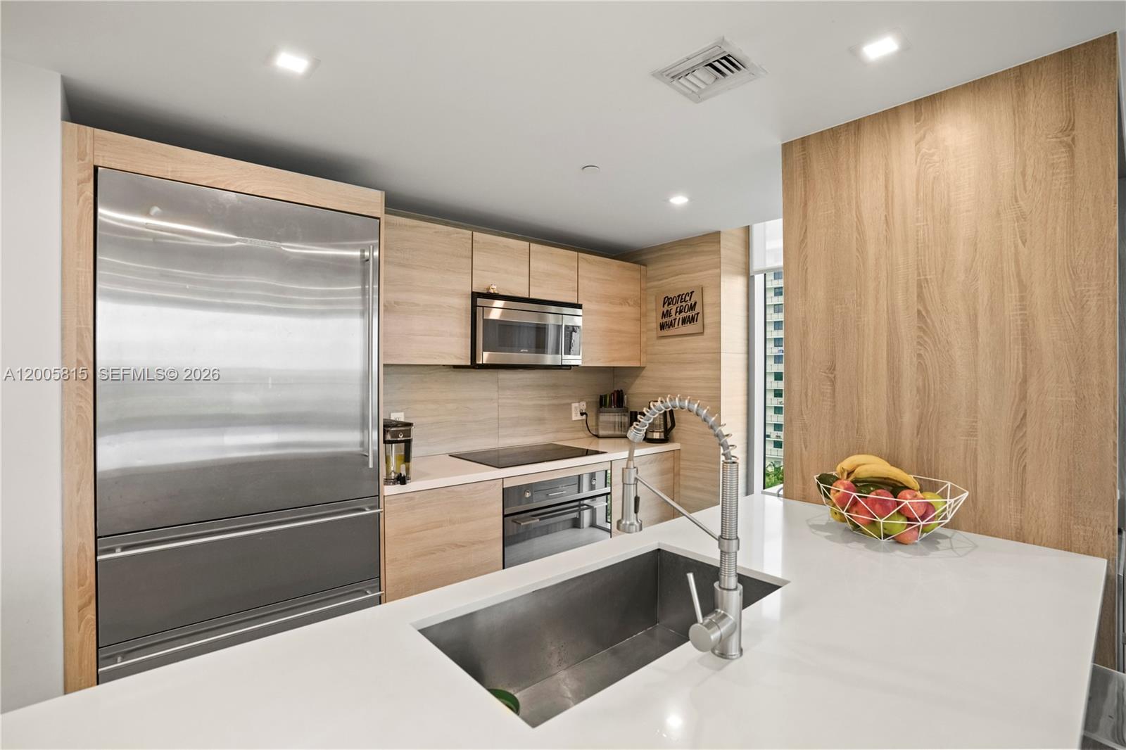 THE HARBOUR NORTH CONDO - Residential