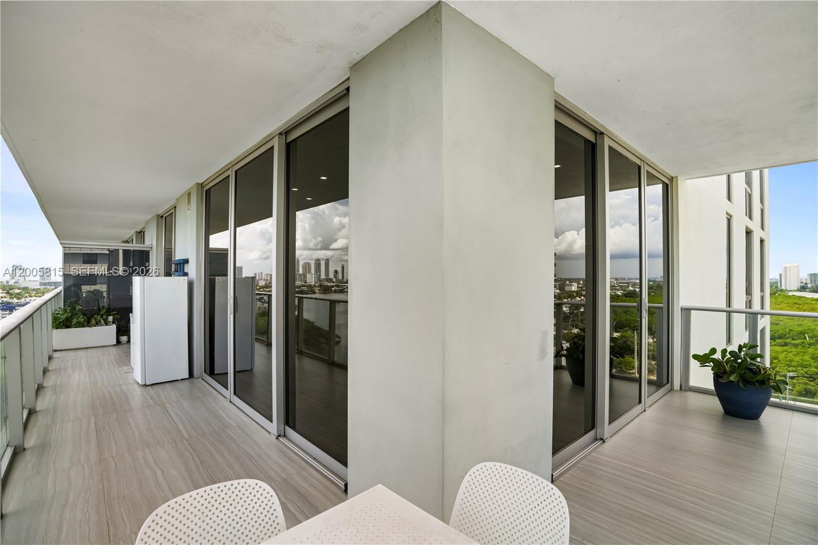 THE HARBOUR NORTH CONDO - Residential