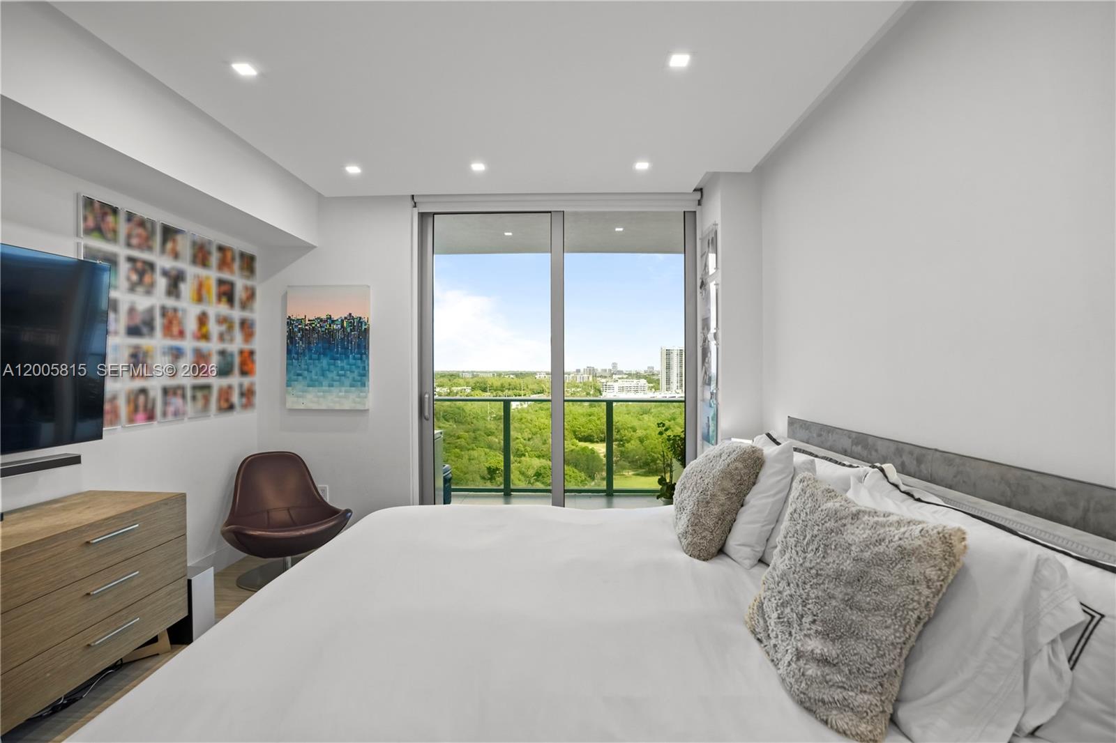 THE HARBOUR NORTH CONDO - Residential