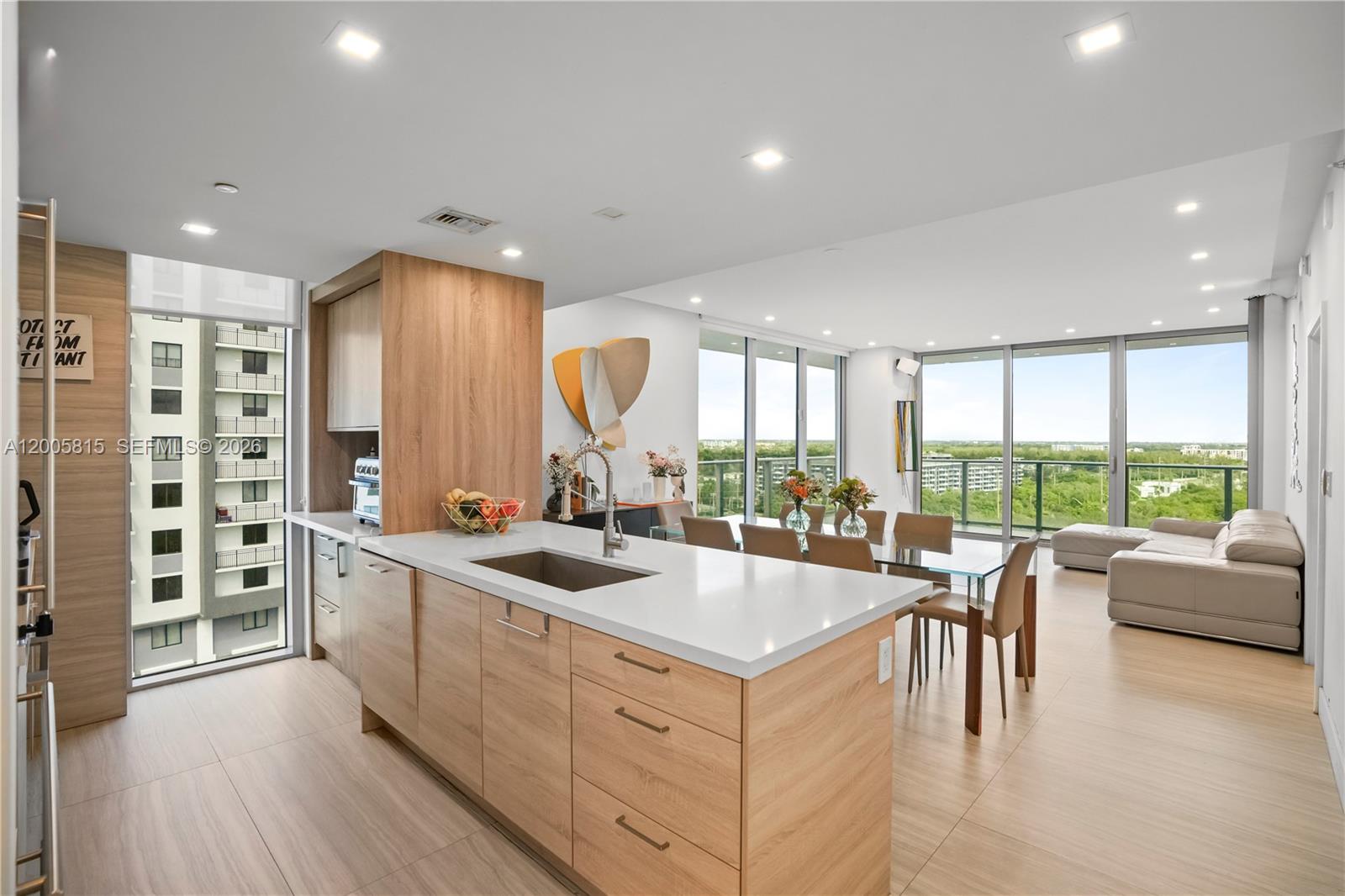THE HARBOUR NORTH CONDO - Residential