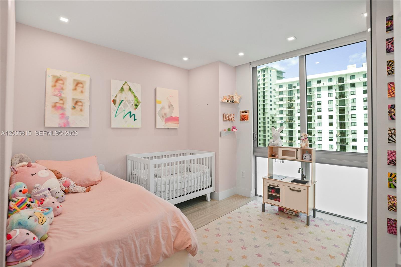 THE HARBOUR NORTH CONDO - Residential