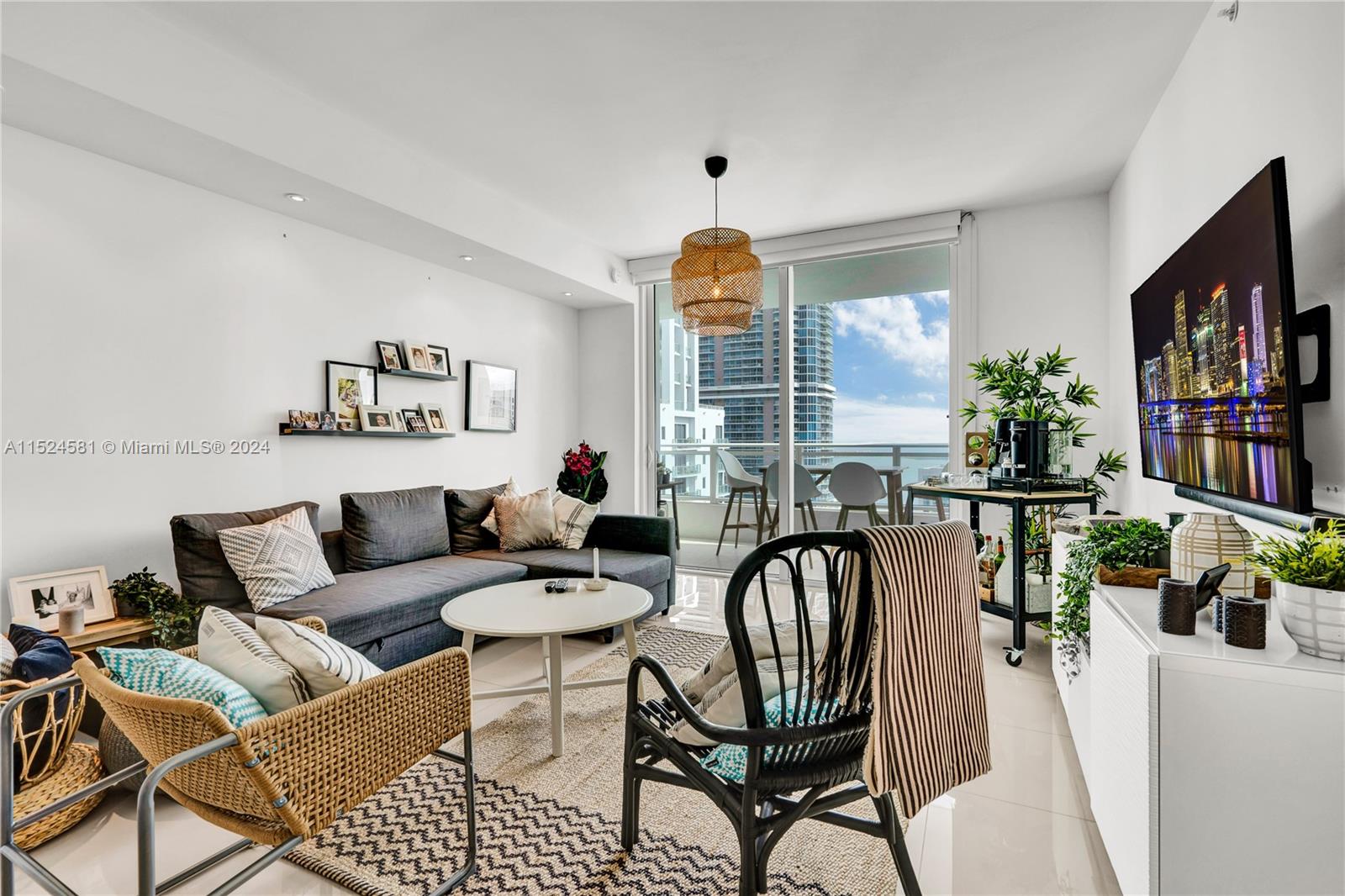 Breathtaking views from this lower Penthouse on the 41st floor! Brand new! 1 bedroom, 1.5 bath 881 sq ft. with highest ceilings at The Bond. Stainless Appliances, Granite Countertops, Modern Italian cabinets. Inspired by British elegance and appointed with modern day amenities. The Bond Brickell brings luxury living to the Financial District, one of Miami most friendly pedestrian neighborhoods. Steps from Brickell City Centre mall and Mary Brickell Village. New Starbucks in the lobby.
