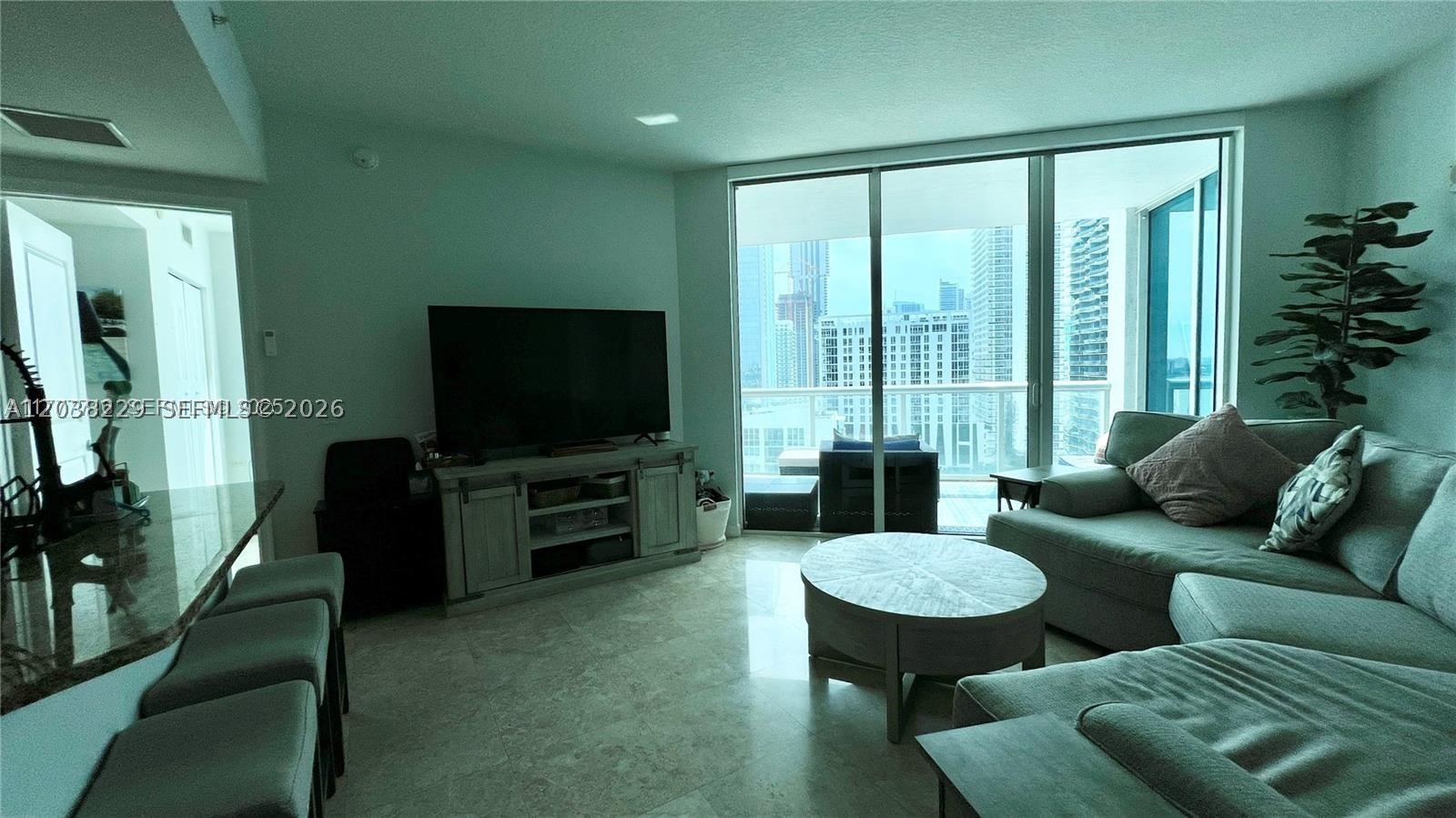 PLATINUM CONDO - Residential Lease