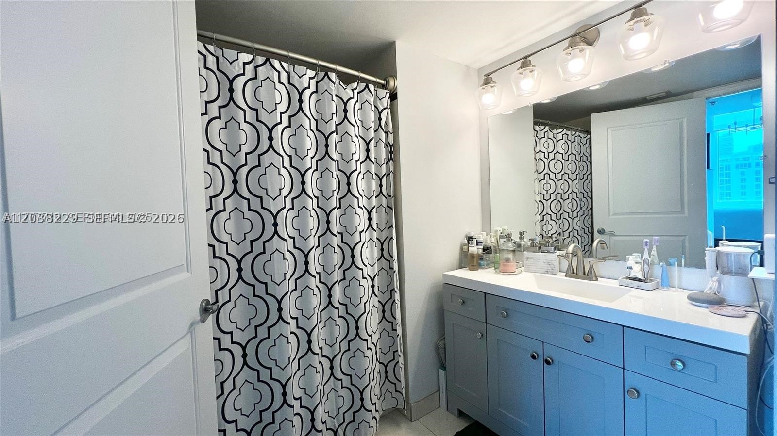 PLATINUM CONDO - Residential Lease