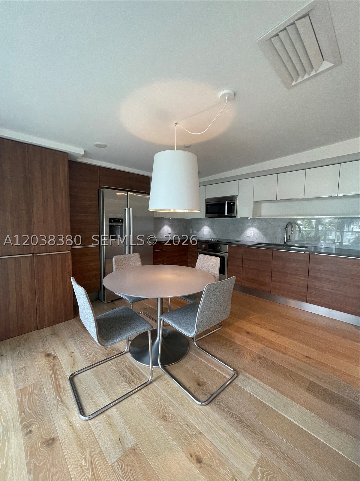 THE CRIMSON CONDO - Residential Lease