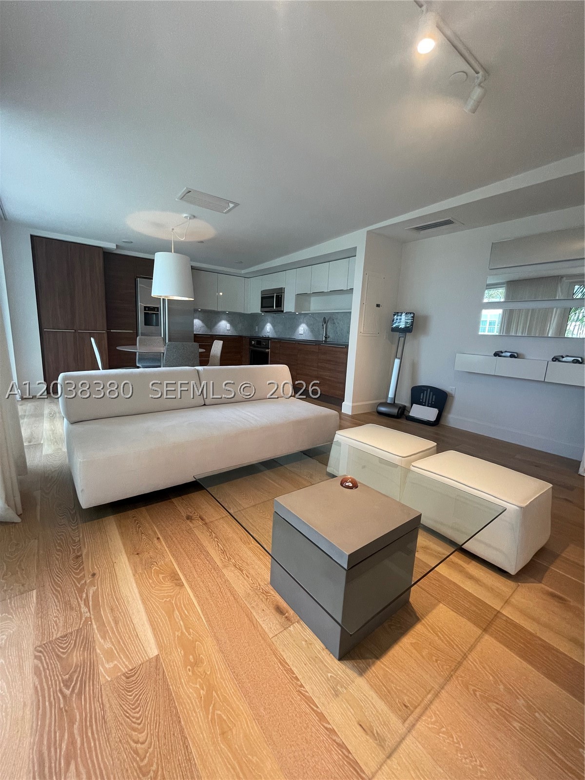 THE CRIMSON CONDO - Residential Lease