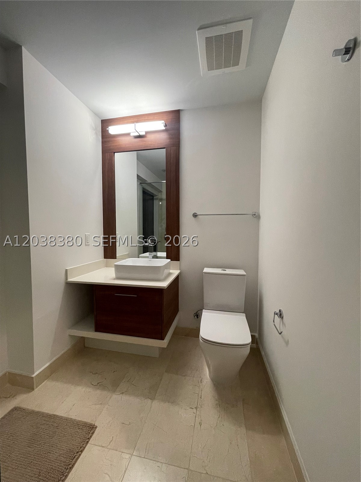 THE CRIMSON CONDO - Residential Lease