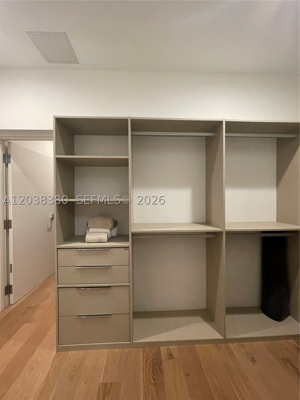 THE CRIMSON CONDO - Residential Lease