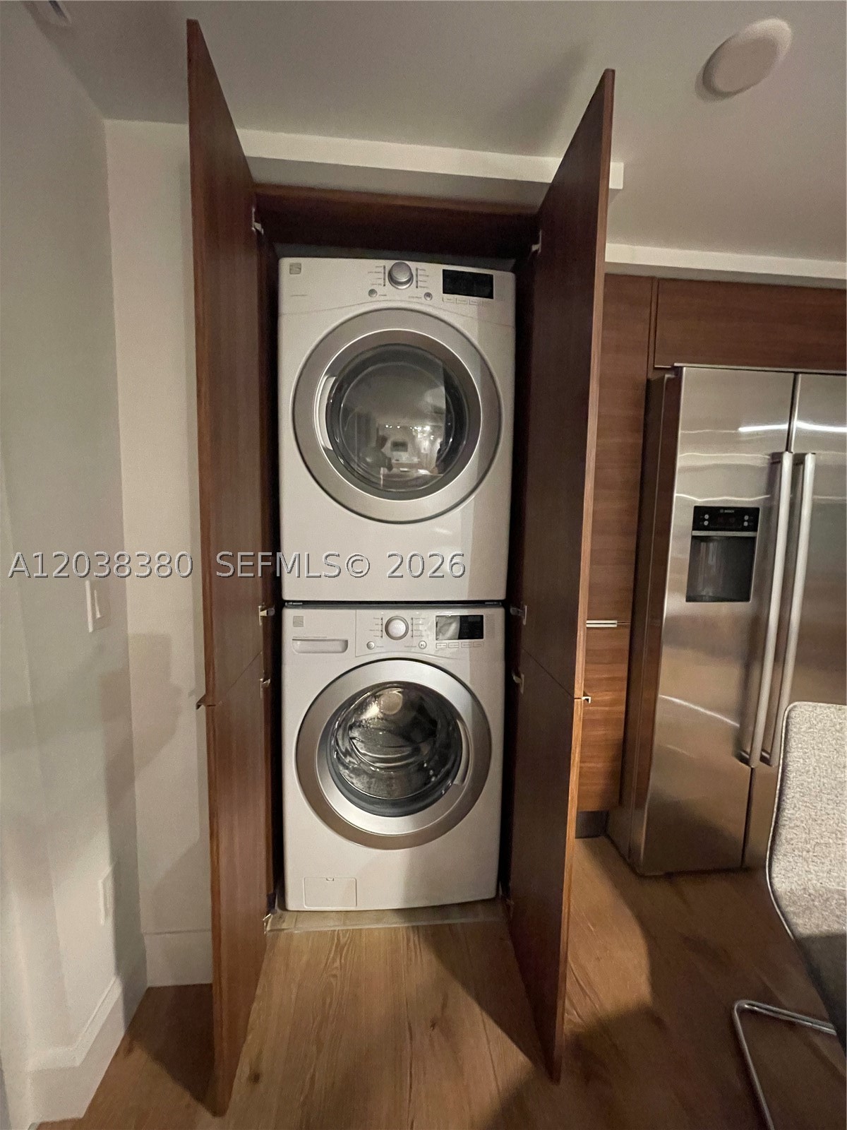 THE CRIMSON CONDO - Residential Lease